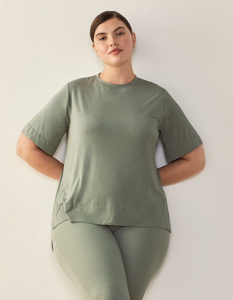 Oversized Slouchy T-Shirt | Essentialist T-Shirt | ADAY | T-Shirts